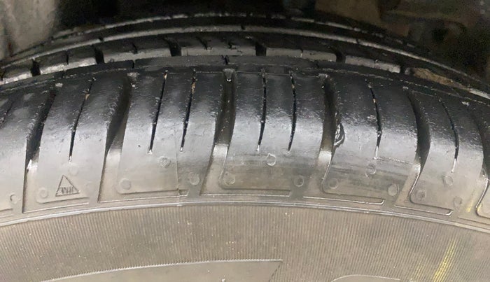 2022 Nissan Kicks XV PREMIUM TURBO 1.3 CVT, Petrol, Automatic, 39,906 km, Left Rear Tyre Tread