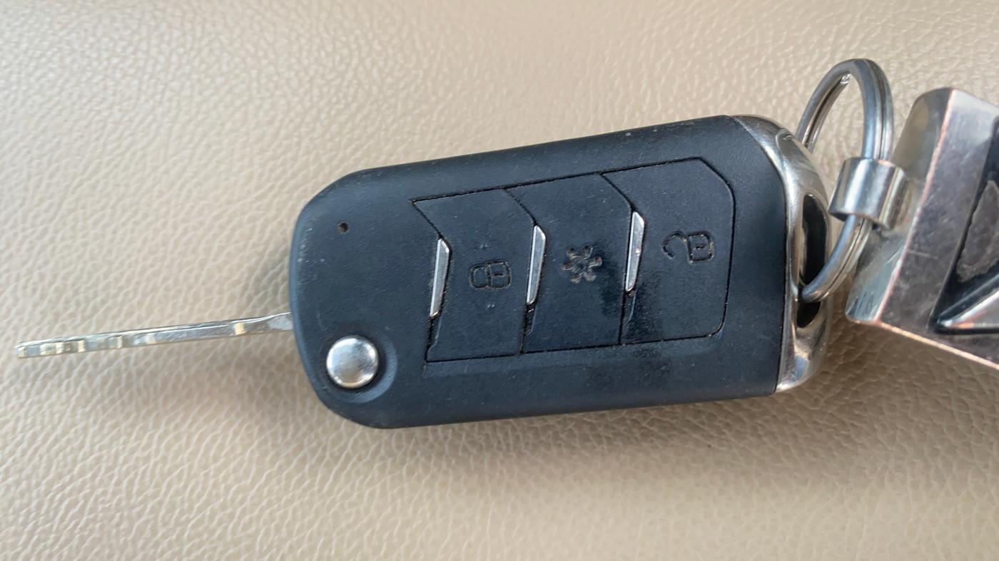 2023 Mahindra BOLERO NEO N 8, Diesel, Manual, 38,104 km, Key Close Up