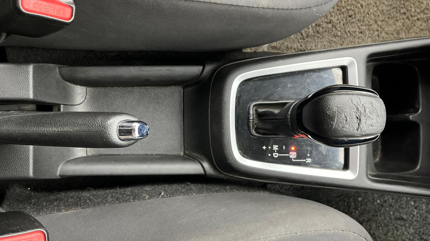 2021 Maruti Swift VXI AMT, Petrol, Automatic, 82,625 km, Gear Lever