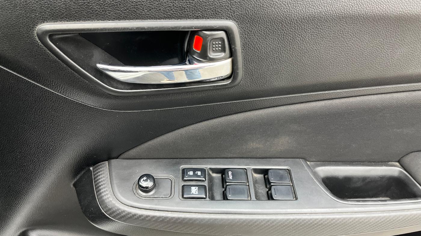 2021 Maruti Swift VXI AMT, Petrol, Automatic, 82,625 km, Driver Side Door Panels Control