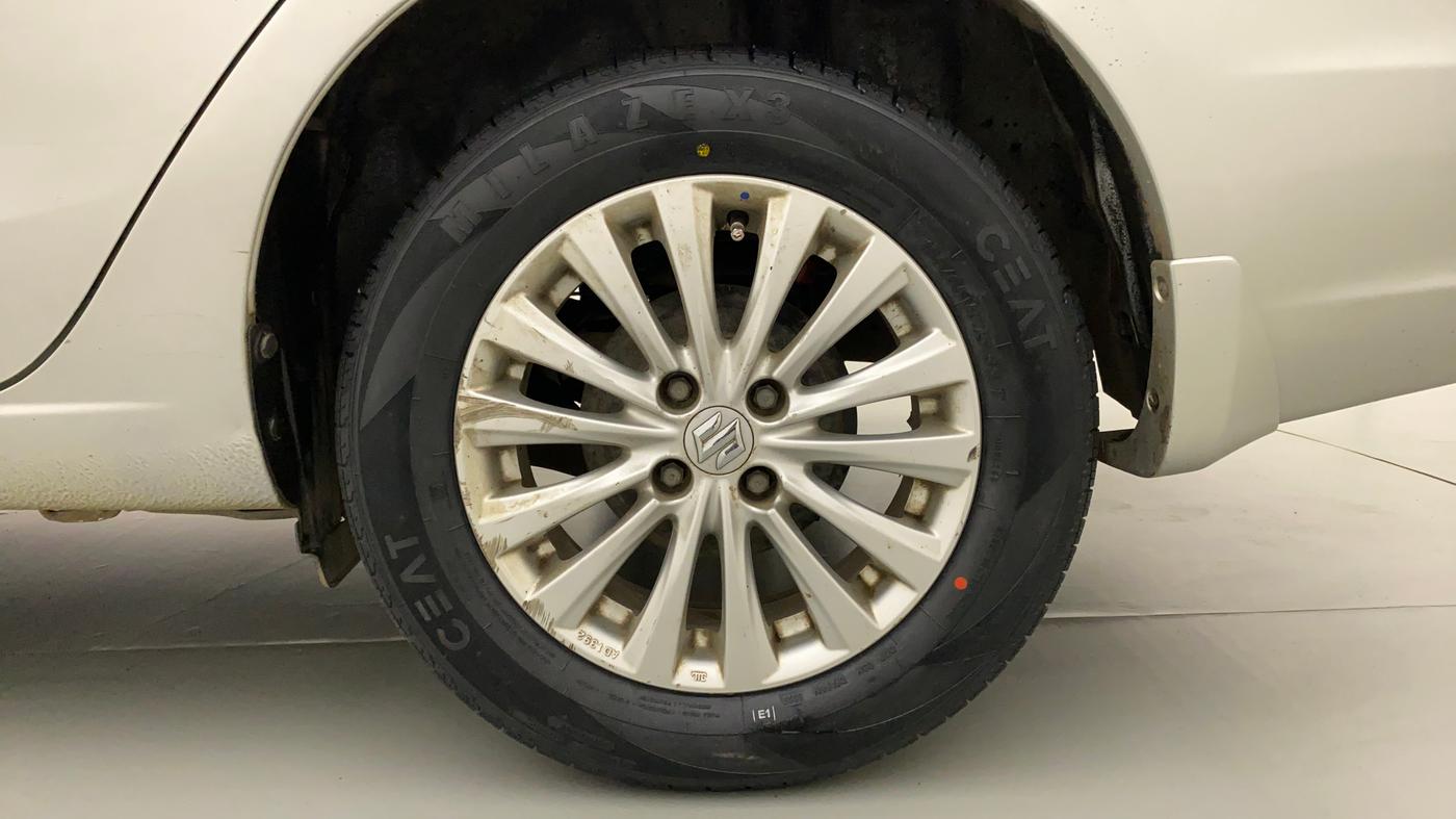 2016 Maruti Ciaz ZXI AT, Petrol, Automatic, 1,03,198 km, Left Rear Wheel