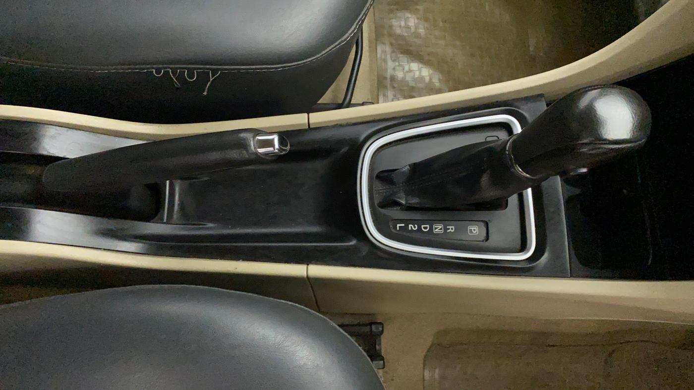 2016 Maruti Ciaz ZXI AT, Petrol, Automatic, 1,03,198 km, Gear Lever