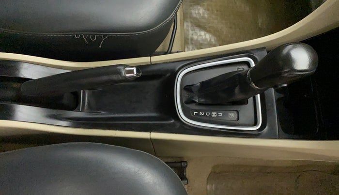 2016 Maruti Ciaz ZXI AT, Petrol, Automatic, 1,03,198 km, Gear Lever