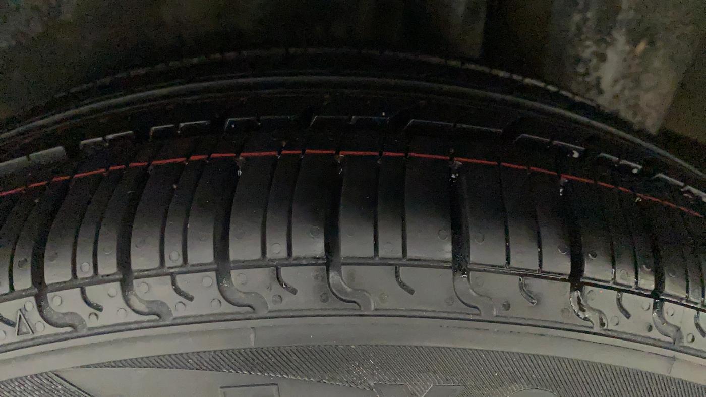 2016 Maruti Ciaz ZXI AT, Petrol, Automatic, 1,03,198 km, Left Rear Tyre Tread