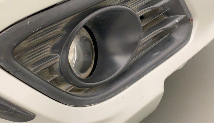2016 Maruti Ciaz ZXI AT, Petrol, Automatic, 1,03,198 km, Right fog light - Not working