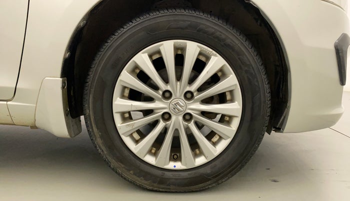 2016 Maruti Ciaz ZXI AT, Petrol, Automatic, 1,03,198 km, Right Front Wheel
