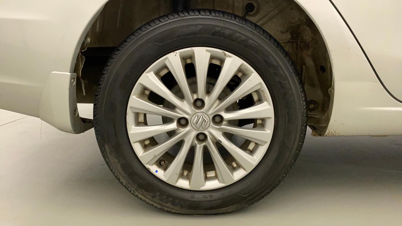 2016 Maruti Ciaz ZXI AT, Petrol, Automatic, 1,03,198 km, Right Rear Wheel