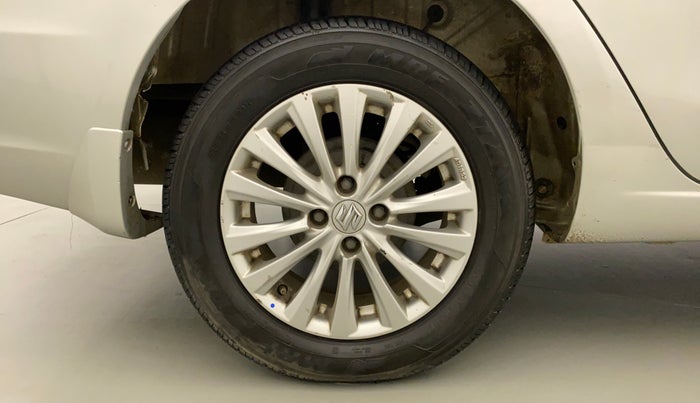 2016 Maruti Ciaz ZXI AT, Petrol, Automatic, 1,03,198 km, Right Rear Wheel