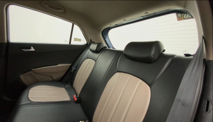 2015 Hyundai Grand i10 ASTA (O) 1.2 KAPPA VTVT, Petrol, Manual, 21,565 km, Right Side Rear Door Cabin