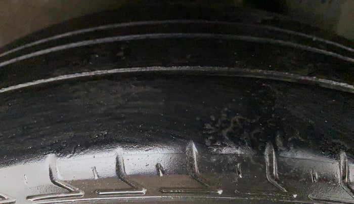 2012 Maruti Ritz VXI, Petrol, Manual, 1,20,973 km, Left Rear Tyre Tread