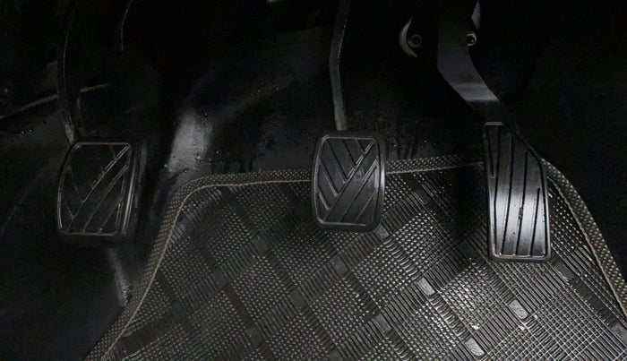 2012 Maruti Ritz VXI, Petrol, Manual, 1,20,973 km, Pedals
