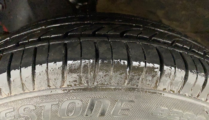 2014 Hyundai Eon ERA +, Petrol, Manual, 49,326 km, Left Front Tyre Tread