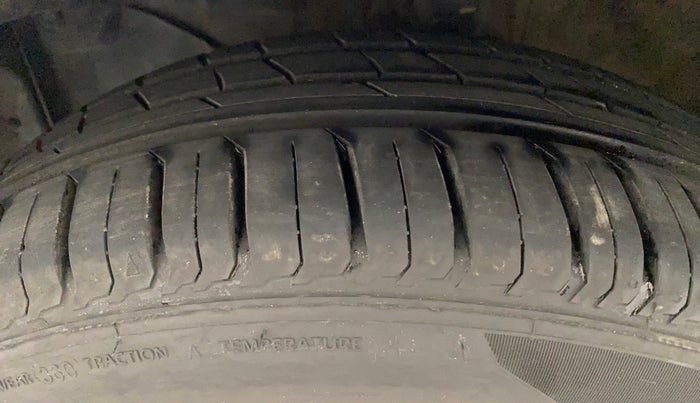 2018 Honda Amaze 1.2L I-VTEC V CVT, Petrol, Automatic, 1,07,099 km, Left Front Tyre Tread
