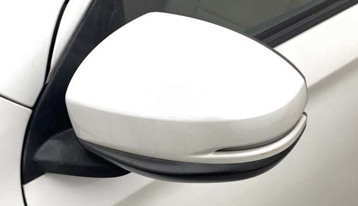 2018 Honda Amaze 1.2L I-VTEC V CVT, Petrol, Automatic, 1,07,099 km, Left rear-view mirror - Mirror motor not working