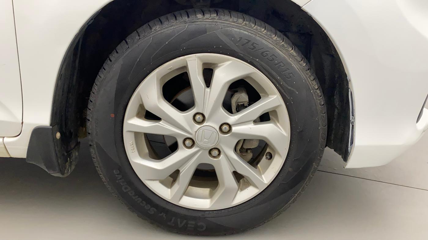 2018 Honda Amaze 1.2L I-VTEC V CVT, Petrol, Automatic, 1,07,099 km, Right Front Wheel