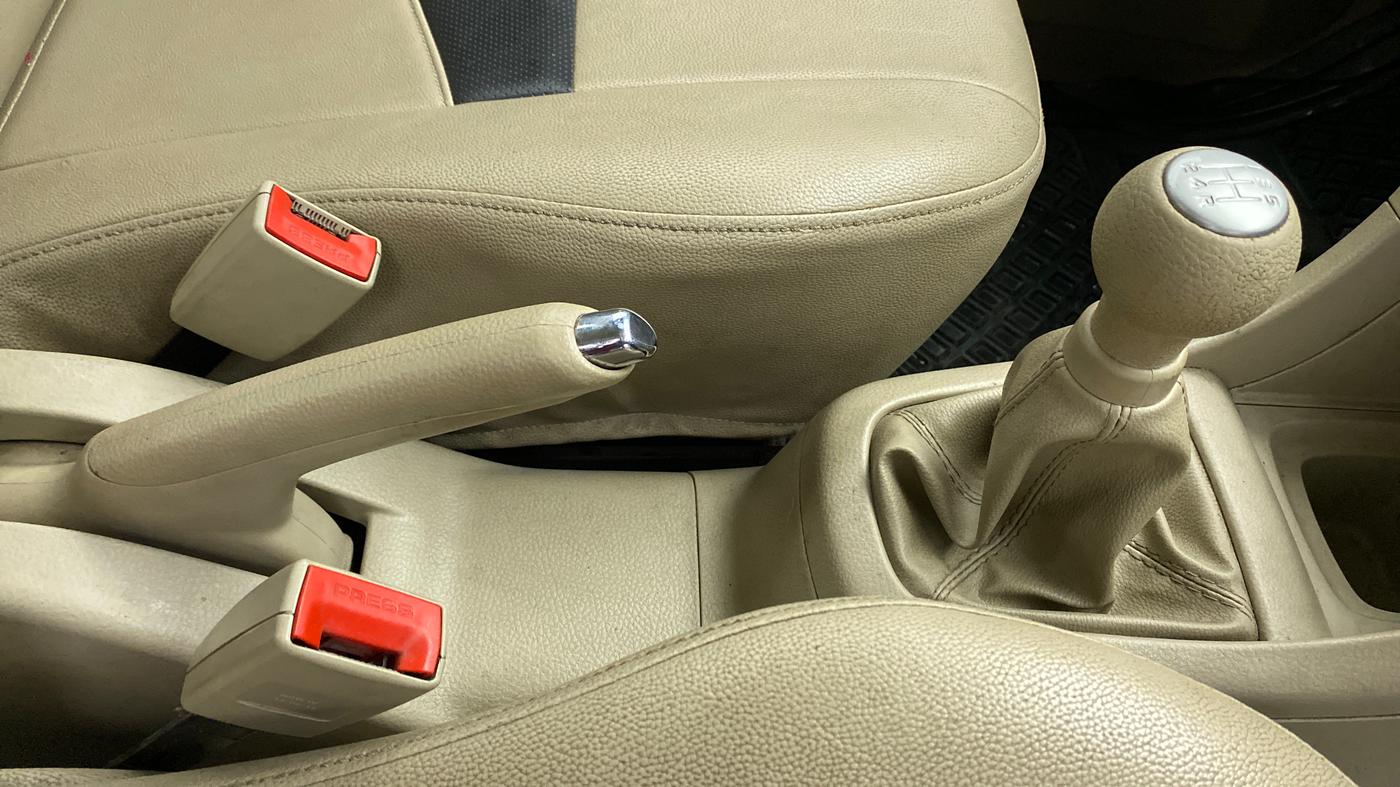 2014 Maruti Swift Dzire VXI, Petrol, Manual, 12,464 km, Gear Lever
