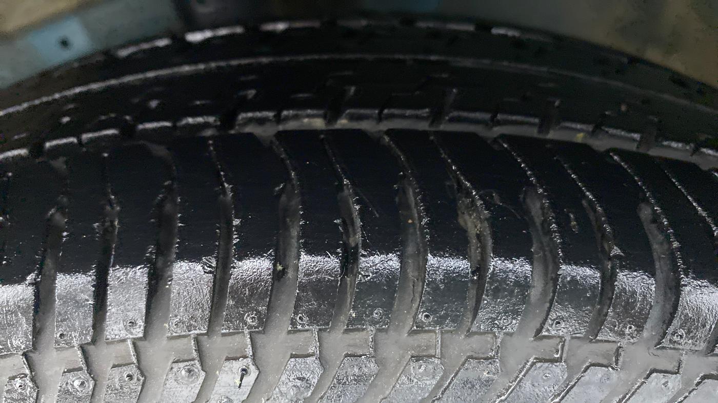 2014 Maruti Swift Dzire VXI, Petrol, Manual, 12,464 km, Left Front Tyre Tread