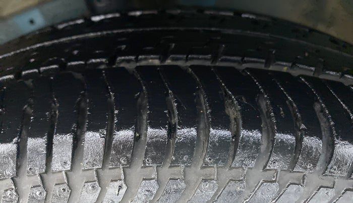 2014 Maruti Swift Dzire VXI, Petrol, Manual, 12,464 km, Left Front Tyre Tread