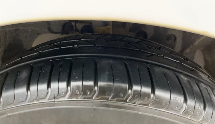 2016 Ford Ecosport TITANIUM 1.5L PETROL AT, Petrol, Automatic, 81,465 km, Right Front Tyre Tread