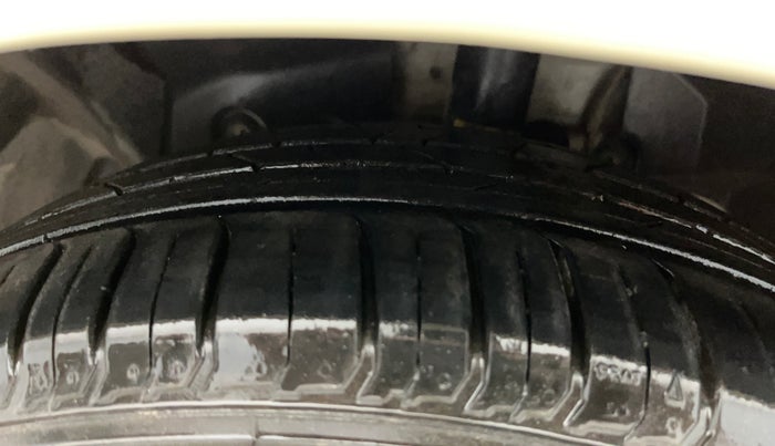 2016 Ford Ecosport TITANIUM 1.5L PETROL AT, Petrol, Automatic, 81,465 km, Left Front Tyre Tread