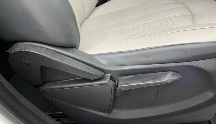 2016 Ford Ecosport TITANIUM 1.5L PETROL AT, Petrol, Automatic, 81,465 km, Driver Side Adjustment Panel