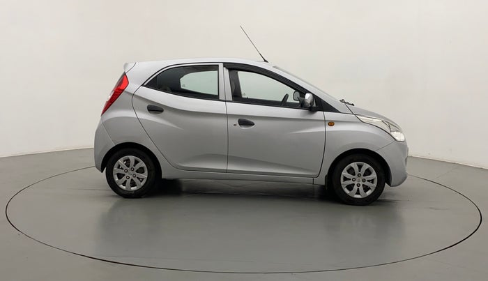 2016 Hyundai Eon MAGNA +, Petrol, Manual, 23,133 km, Right Side