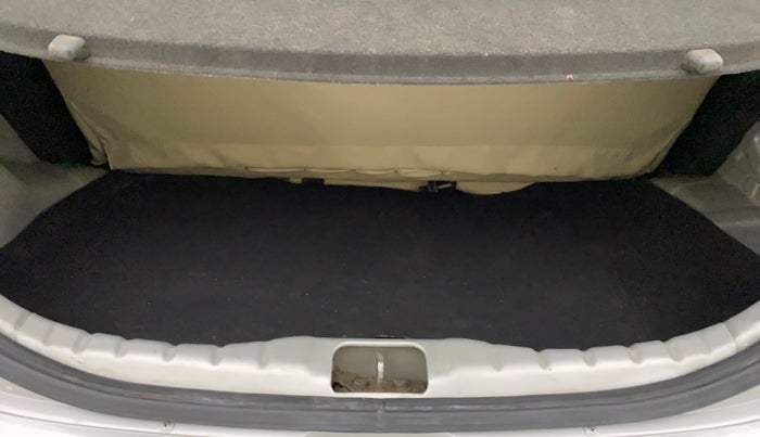 2016 Hyundai Eon MAGNA +, Petrol, Manual, 23,133 km, Boot Inside