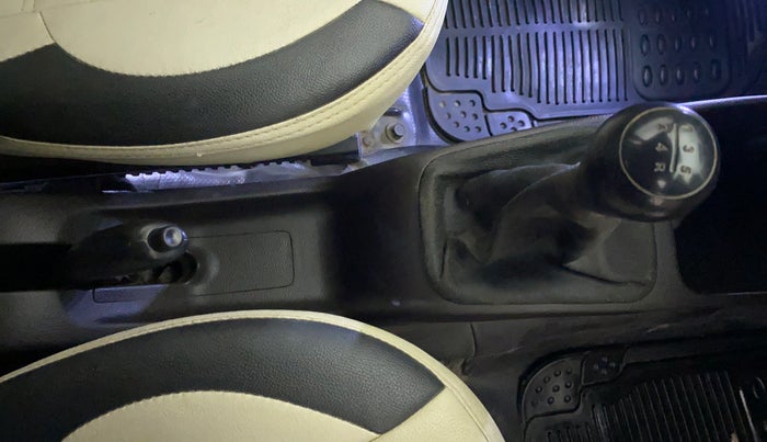 2016 Hyundai Eon MAGNA +, Petrol, Manual, 23,133 km, Gear Lever