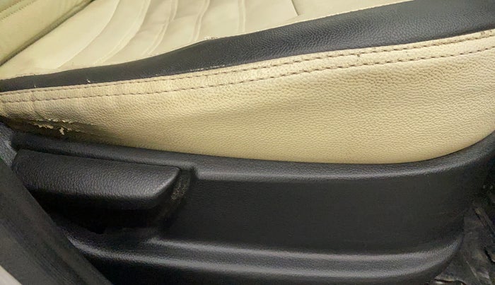 2016 Hyundai Eon MAGNA +, Petrol, Manual, 23,133 km, Driver Side Adjustment Panel