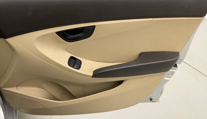 2016 Hyundai Eon MAGNA +, Petrol, Manual, 23,133 km, Driver Side Door Panels Control