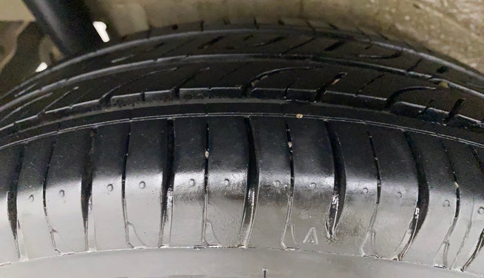 2017 Maruti Wagon R 1.0 VXI AMT, Petrol, Automatic, 21,177 km, Right Rear Tyre Tread