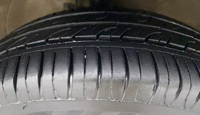 2017 Maruti Wagon R 1.0 VXI AMT, Petrol, Automatic, 21,177 km, Right Front Tyre Tread