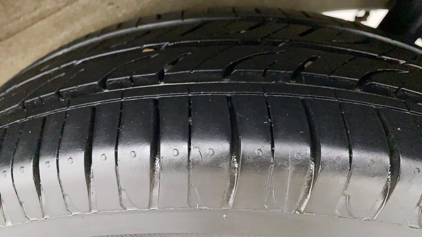 2017 Maruti Wagon R 1.0 VXI AMT, Petrol, Automatic, 21,177 km, Left Rear Tyre Tread