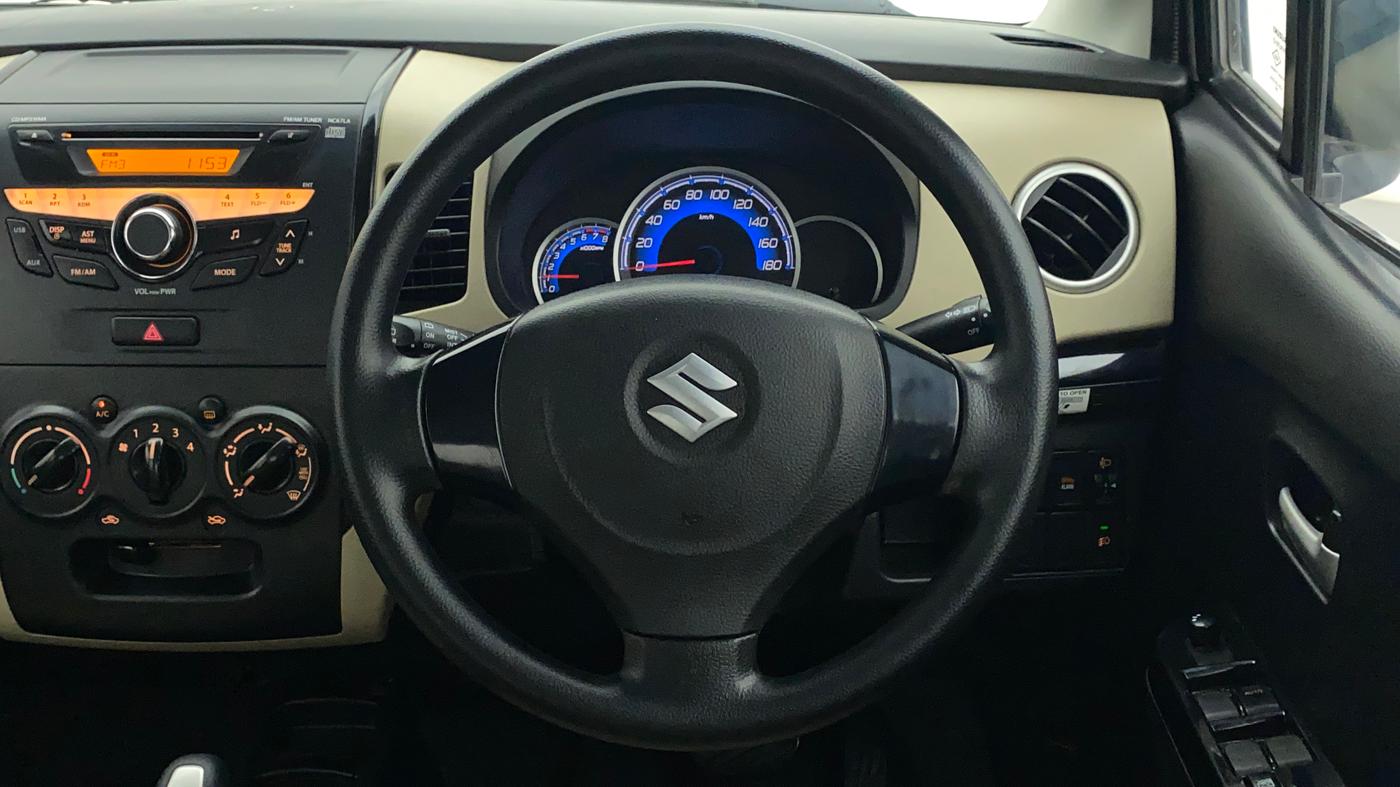 2017 Maruti Wagon R 1.0 VXI AMT, Petrol, Automatic, 21,177 km, Steering Wheel Close Up