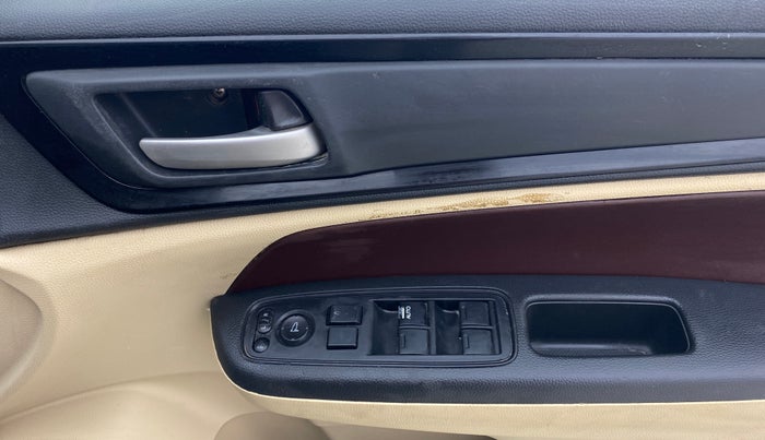 2018 Honda Amaze 1.2L I-VTEC V, Petrol, Manual, 70,574 km, Driver Side Door Panels Control