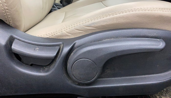 2017 Hyundai Elite i20 SPORTZ 1.2, Petrol, Manual, 50,507 km, Driver Side Adjustment Panel