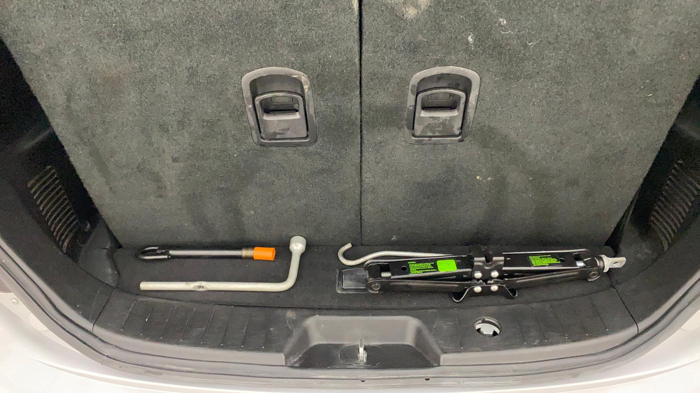 2018 Mahindra XUV500 W7, Diesel, Manual, 18,486 km, Boot Inside
