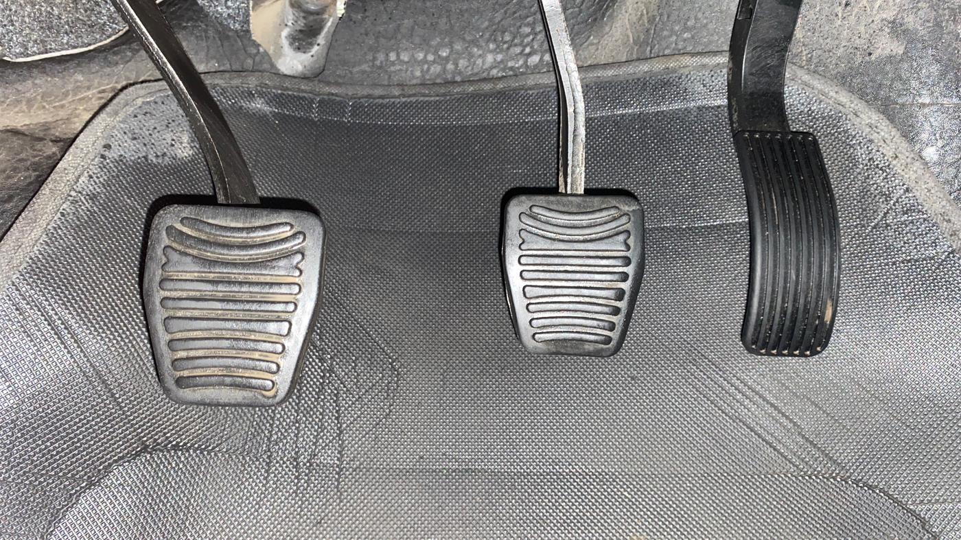 2018 Mahindra XUV500 W7, Diesel, Manual, 18,486 km, Pedals