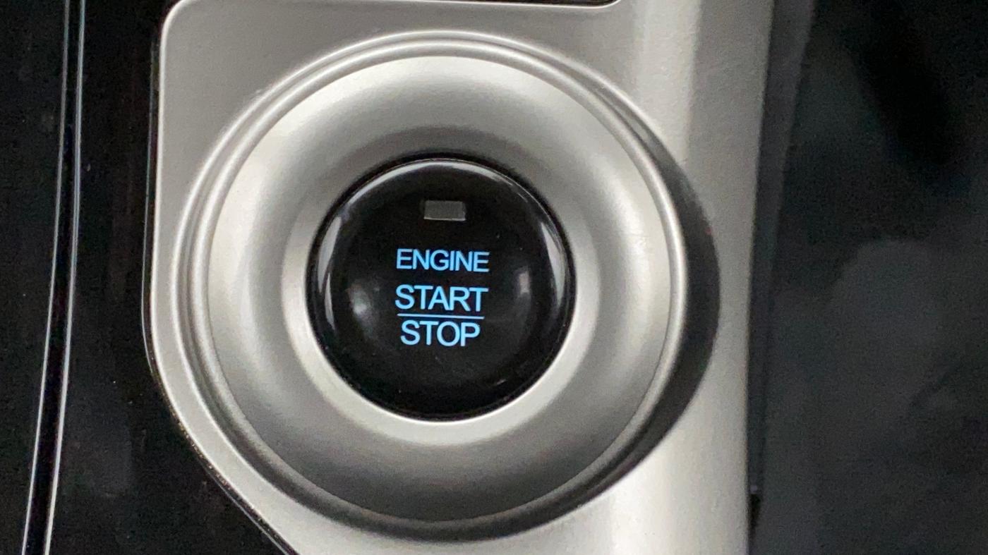 2018 Mahindra XUV500 W7, Diesel, Manual, 18,486 km, Keyless Start/ Stop Button