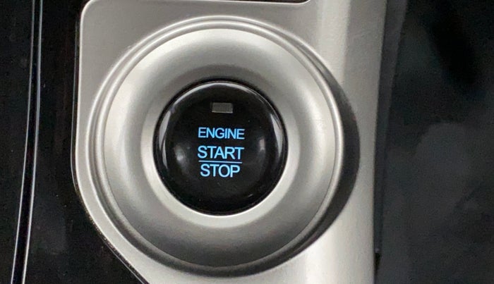2018 Mahindra XUV500 W7, Diesel, Manual, 18,486 km, Keyless Start/ Stop Button