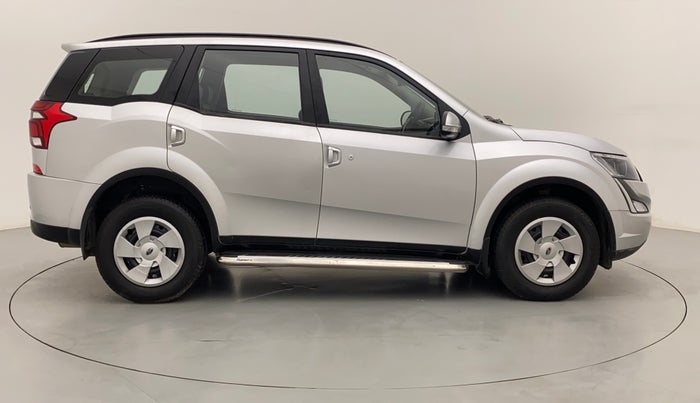 2018 Mahindra XUV500 W7, Diesel, Manual, 18,486 km, Right Side View