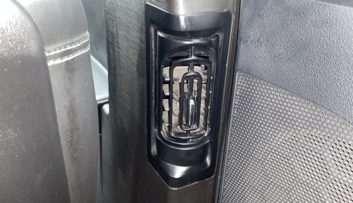 2018 Mahindra XUV500 W7, Diesel, Manual, 18,486 km, Rear AC Vents