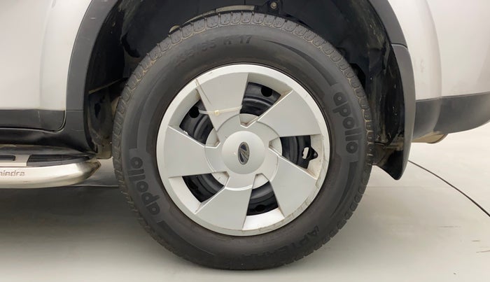 2018 Mahindra XUV500 W7, Diesel, Manual, 18,486 km, Left Rear Wheel
