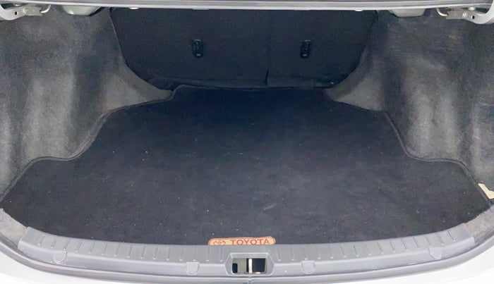 2010 Toyota Corolla Altis 1.8 G, Petrol, Manual, 52,747 km, Boot Inside