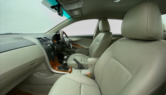 2010 Toyota Corolla Altis 1.8 G, Petrol, Manual, 52,747 km, Right Side Front Door Cabin