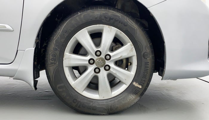 2010 Toyota Corolla Altis 1.8 G, Petrol, Manual, 52,747 km, Right Front Wheel