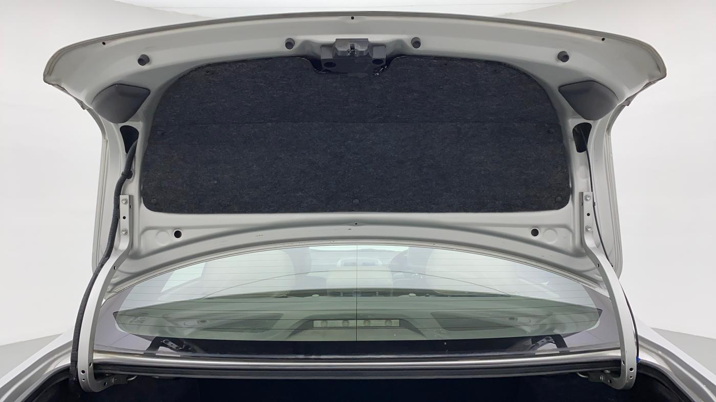 2010 Toyota Corolla Altis 1.8 G, Petrol, Manual, 52,747 km, Boot Door Open