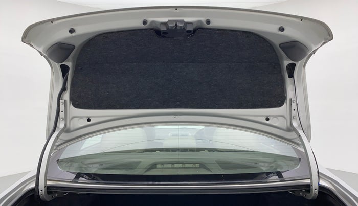 2010 Toyota Corolla Altis 1.8 G, Petrol, Manual, 52,747 km, Boot Door Open