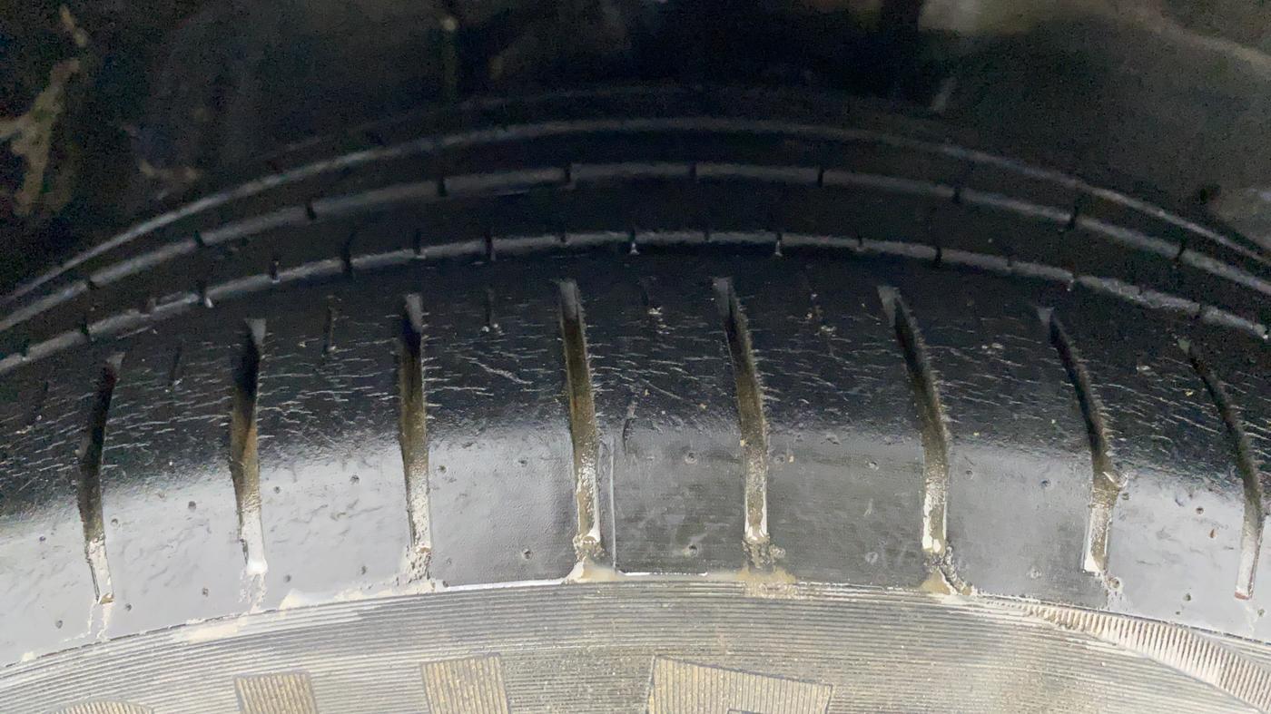 2010 Toyota Corolla Altis 1.8 G, Petrol, Manual, 52,747 km, Right Front Tyre Tread