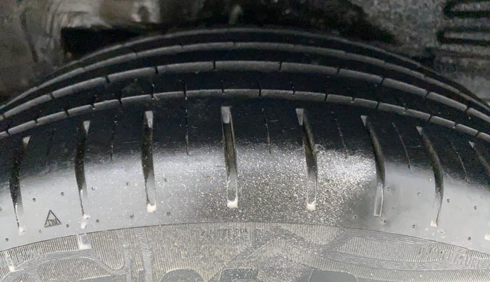 2010 Toyota Corolla Altis 1.8 G, Petrol, Manual, 52,747 km, Left Rear Tyre Tread